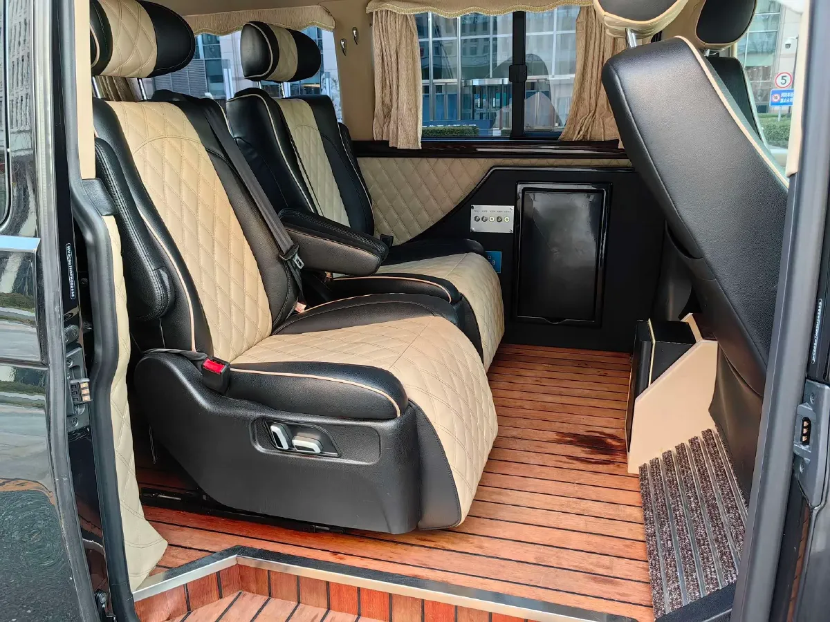 2015 Volkswagen Caravelle 2.0T 204HP L4 7DCT,autocango,china used car exporter,china ev exporter,chinese used car exporter,chinese used ev exporter