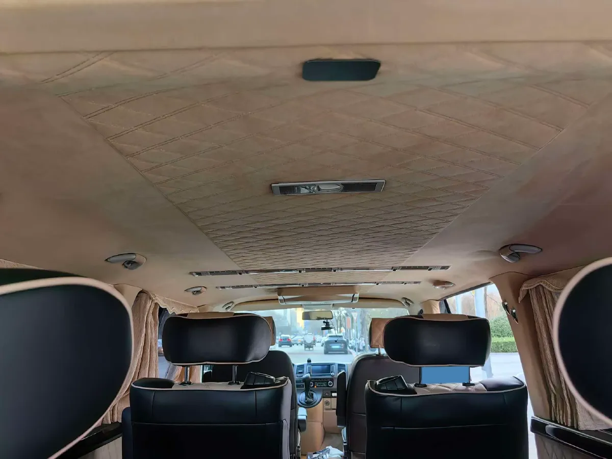 2015 Volkswagen Caravelle 2.0T 204HP L4 7DCT,autocango,china used car exporter,china ev exporter,chinese used car exporter,chinese used ev exporter