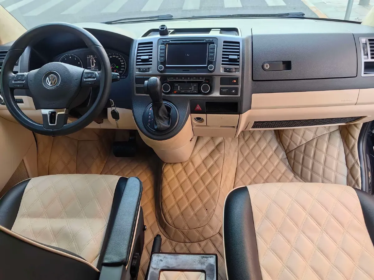 2015 Volkswagen Caravelle 2.0T 204HP L4 7DCT,autocango,china used car exporter,china ev exporter,chinese used car exporter,chinese used ev exporter