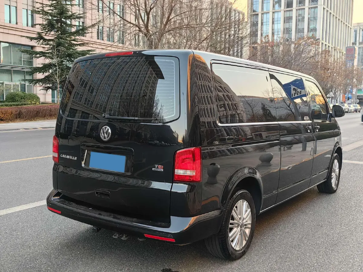 2015 Volkswagen Caravelle 2.0T 204HP L4 7DCT,autocango,china used car exporter,china ev exporter,chinese used car exporter,chinese used ev exporter