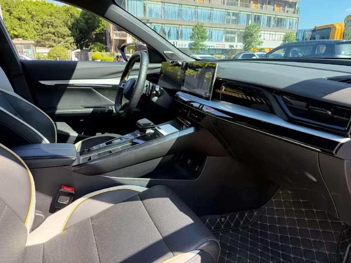 2022 MG 5 Scorpio 1.5T 181HP L4 7DCT,autocango,china used car exporter,china ev exporter,chinese used car exporter,chinese used ev exporter