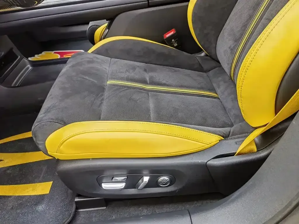 2025 MI SU7 Ultra BEV 93.7KWH,autocango,china used car exporter,china ev exporter,chinese used car exporter,chinese used ev exporter