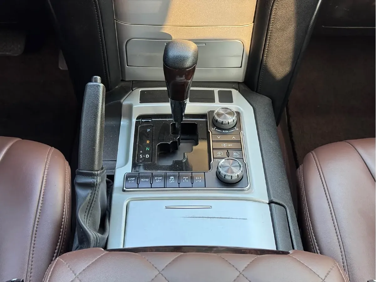 2010 Toyota Land Cruiser 4.0L 244HP V6 5AT,autocango,china used car exporter,china ev exporter,chinese used car exporter,chinese used ev exporter