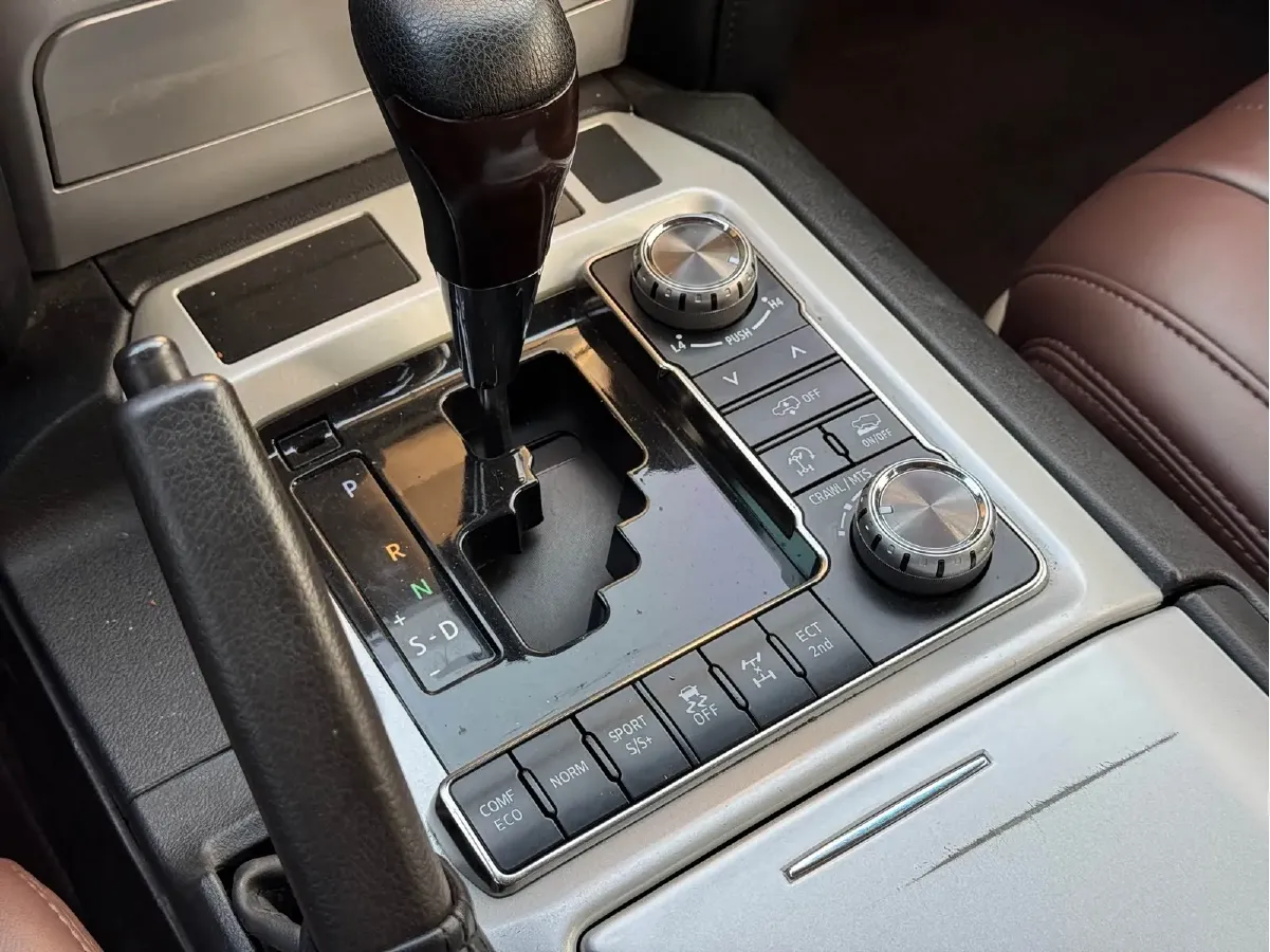 2010 Toyota Land Cruiser 4.0L 244HP V6 5AT,autocango,china used car exporter,china ev exporter,chinese used car exporter,chinese used ev exporter