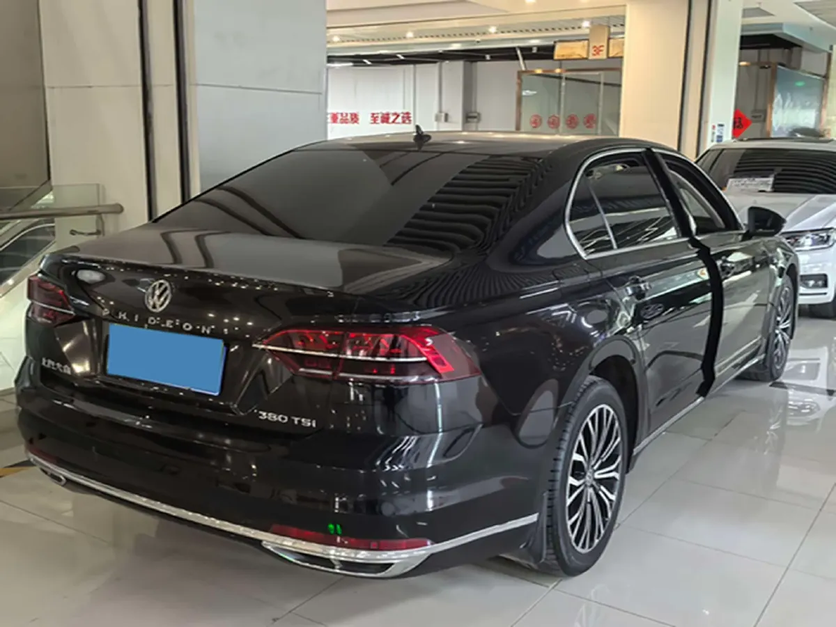 2018 Volkswagen Phideon 2.0T 224HP L4 7DCT,autocango,china used car exporter,china ev exporter,chinese used car exporter,chinese used ev exporter