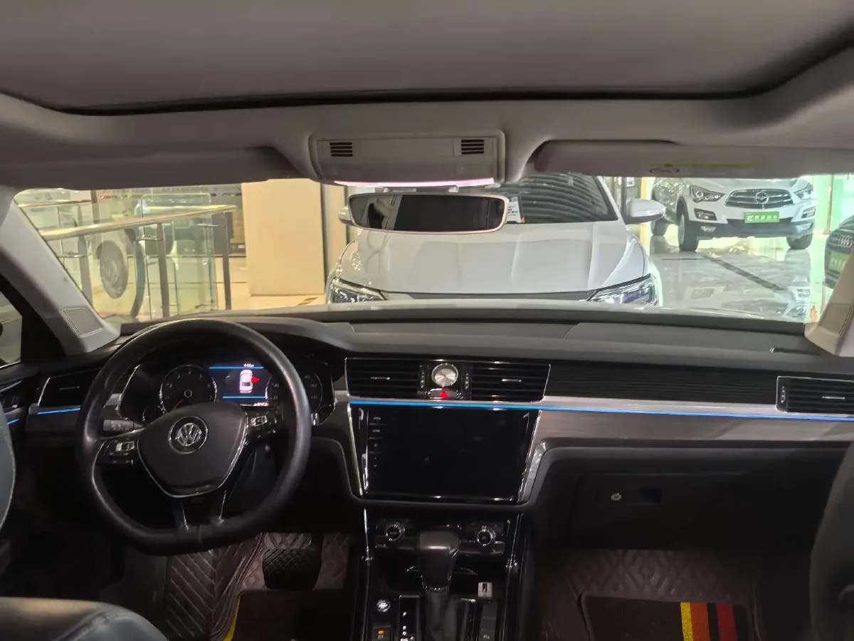 2018 Volkswagen Phideon 2.0T 224HP L4 7DCT,autocango,china used car exporter,china ev exporter,chinese used car exporter,chinese used ev exporter