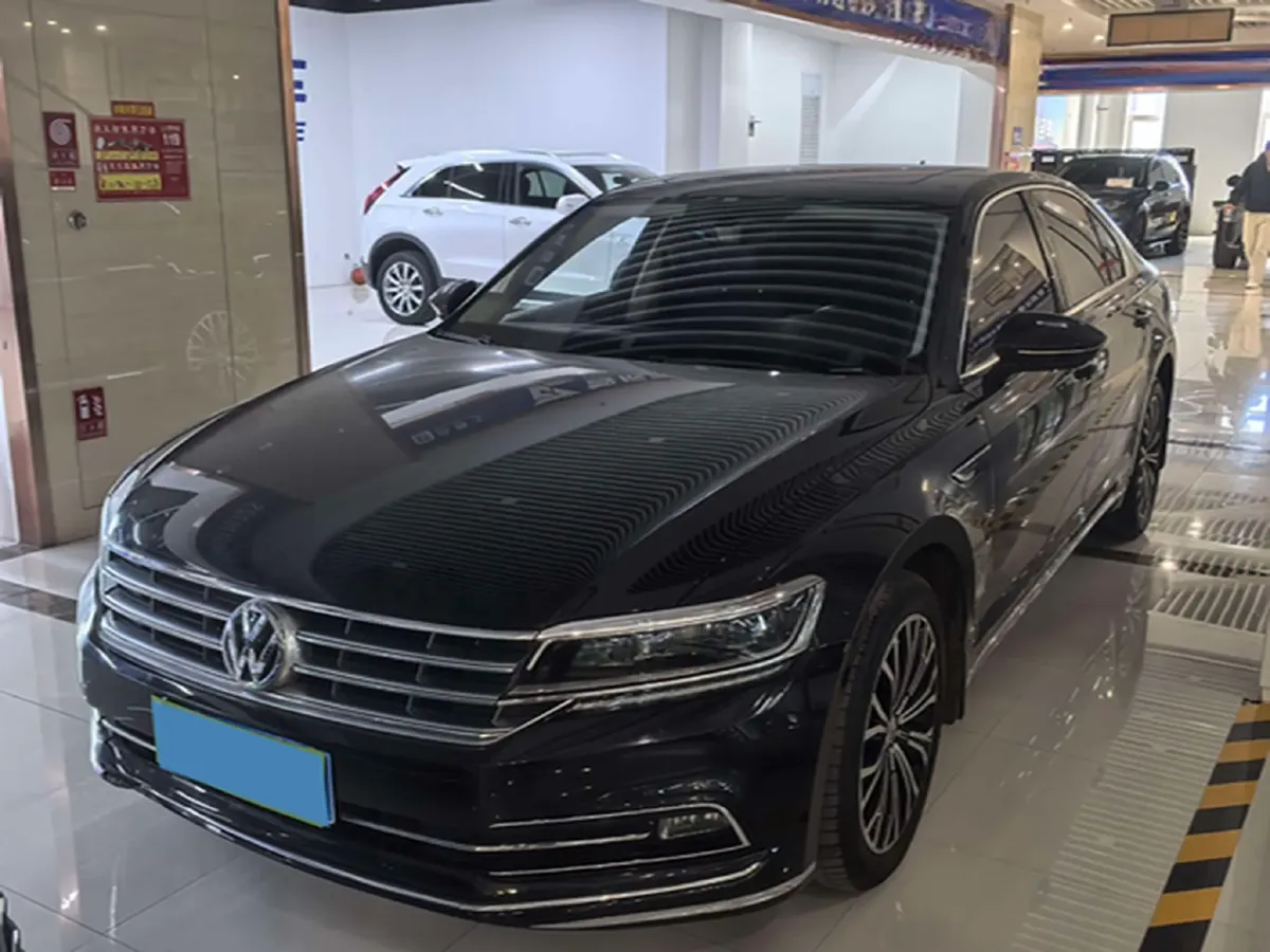 2018 Volkswagen Phideon 2.0T 224HP L4 7DCT,autocango,china used car exporter,china ev exporter,chinese used car exporter,chinese used ev exporter
