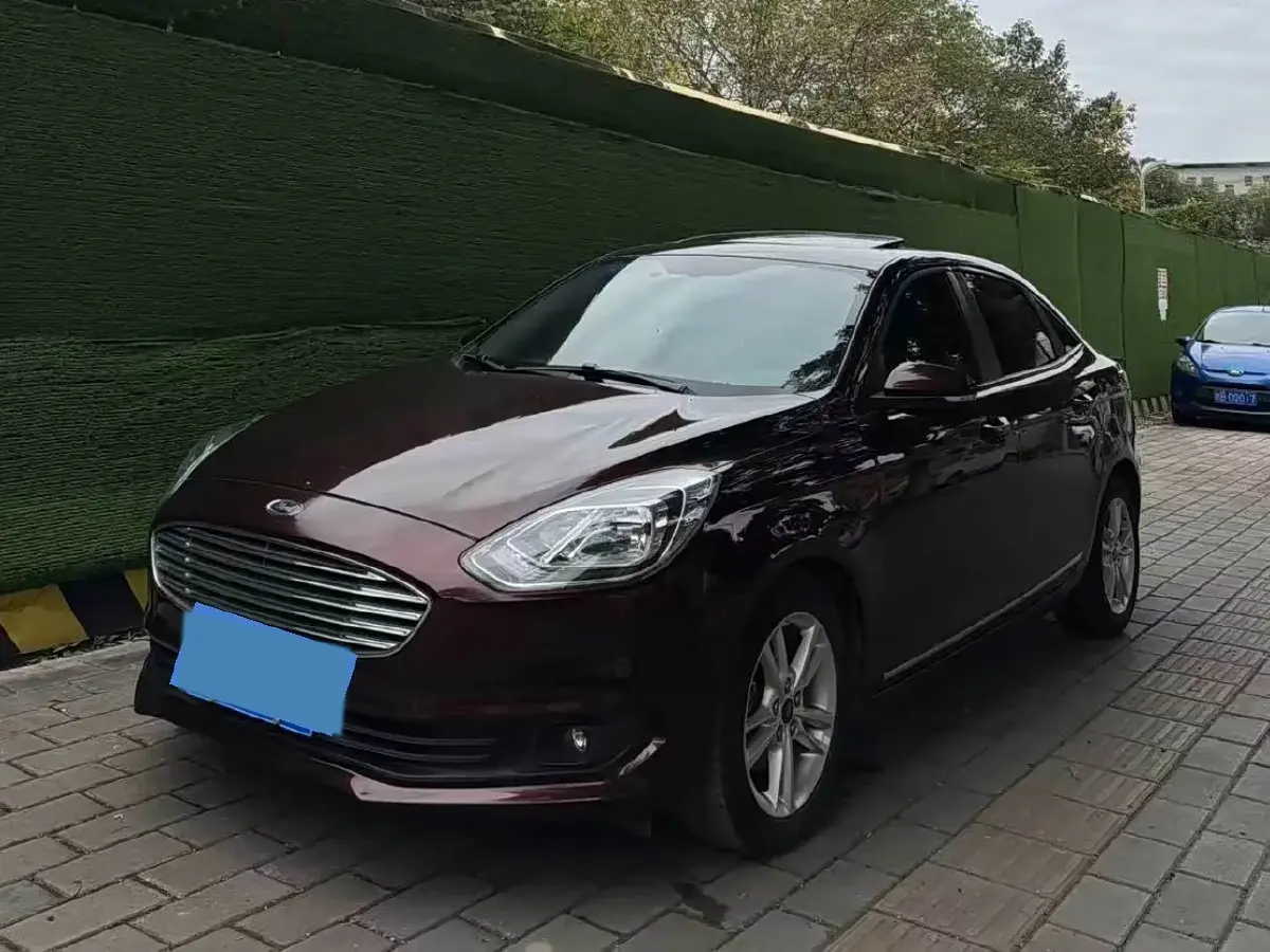 2019 Ford Escort 1.5L 122HP L3 6AT