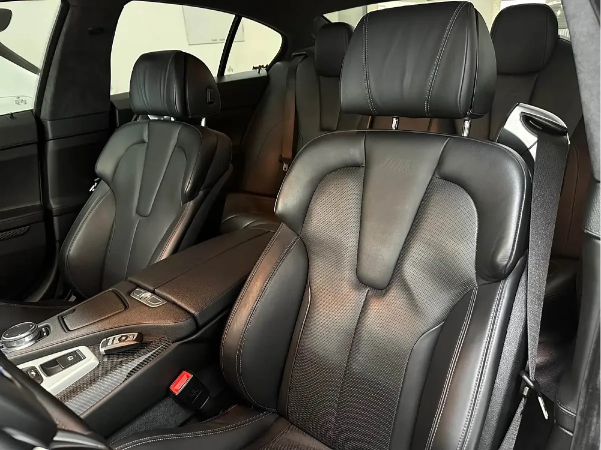 2015 BMW M6 4.4T 560HP V8 7DCT,autocango,china used car exporter,china ev exporter,chinese used car exporter,chinese used ev exporter