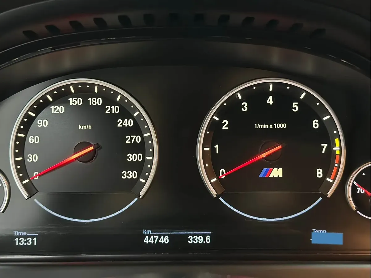 2015 BMW M6 4.4T 560HP V8 7DCT,autocango,china used car exporter,china ev exporter,chinese used car exporter,chinese used ev exporter