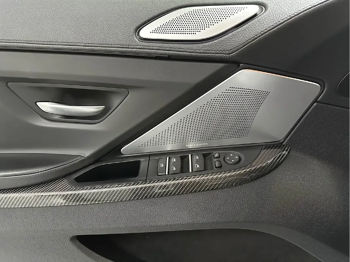 2015 BMW M6 4.4T 560HP V8 7DCT,autocango,china used car exporter,china ev exporter,chinese used car exporter,chinese used ev exporter