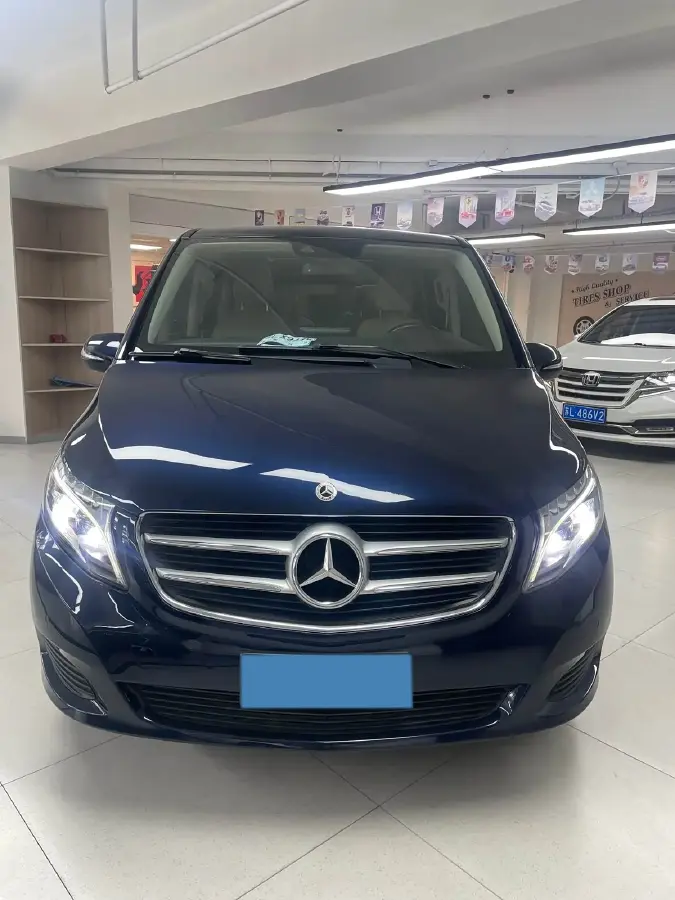 2018 Mercedes-Benz V Class 2.0T 211HP L4 7AT