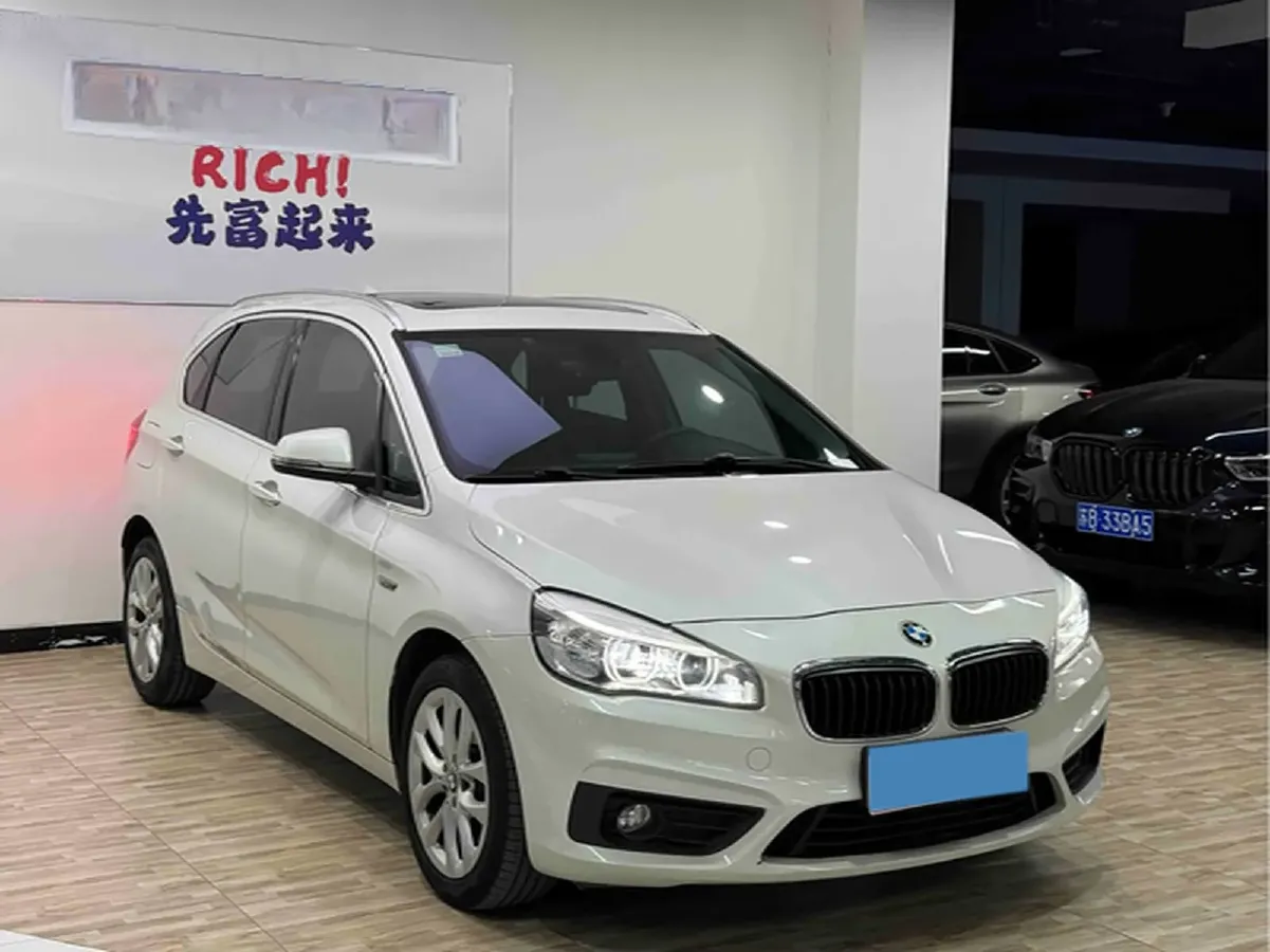 2016 BMW 2 Series Wagon 2.0T 192HP L4 8AT,autocango,china used car exporter,china ev exporter,chinese used car exporter,chinese used ev exporter