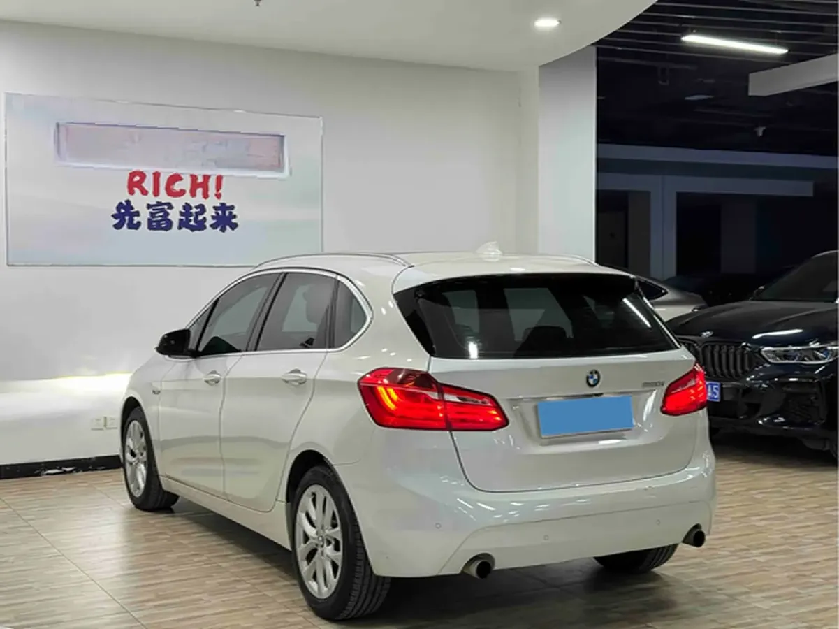 2016 BMW 2 Series Wagon 2.0T 192HP L4 8AT,autocango,china used car exporter,china ev exporter,chinese used car exporter,chinese used ev exporter