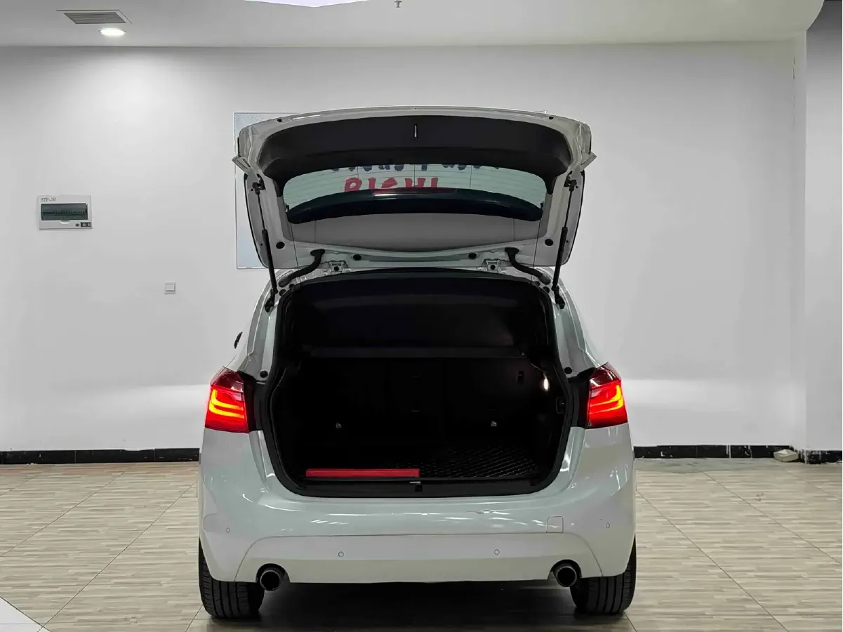 2016 BMW 2 Series Wagon 2.0T 192HP L4 8AT,autocango,china used car exporter,china ev exporter,chinese used car exporter,chinese used ev exporter