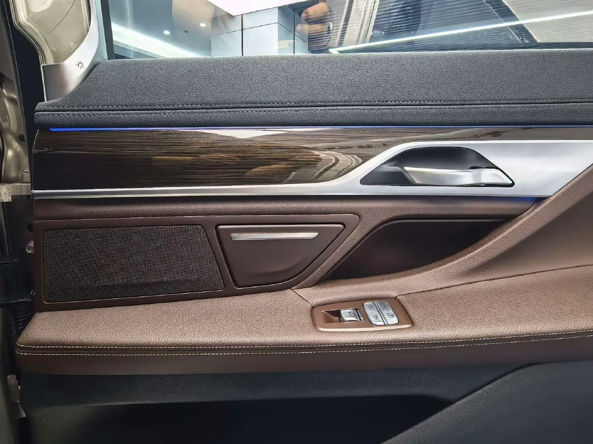 2016 BMW 7 Series 2.0T 258HP L4 8AT,autocango,china used car exporter,china ev exporter,chinese used car exporter,chinese used ev exporter