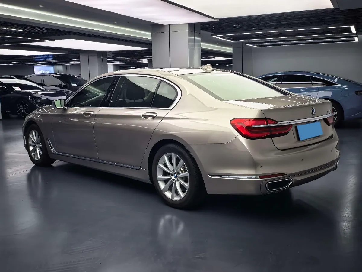 2016 BMW 7 Series 2.0T 258HP L4 8AT,autocango,china used car exporter,china ev exporter,chinese used car exporter,chinese used ev exporter