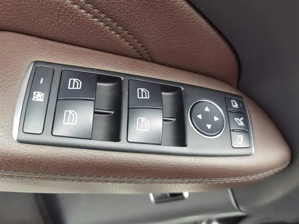 2012 Mercedes-Benz M Class 3.5L 306HP V6 7AT,autocango,china used car exporter,china ev exporter,chinese used car exporter,chinese used ev exporter