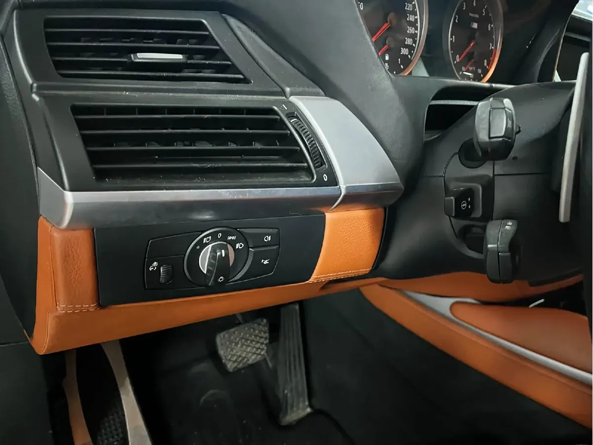 2010 BMW X6 M 4.4T 555HP V8 6AT,autocango,china used car exporter,china ev exporter,chinese used car exporter,chinese used ev exporter