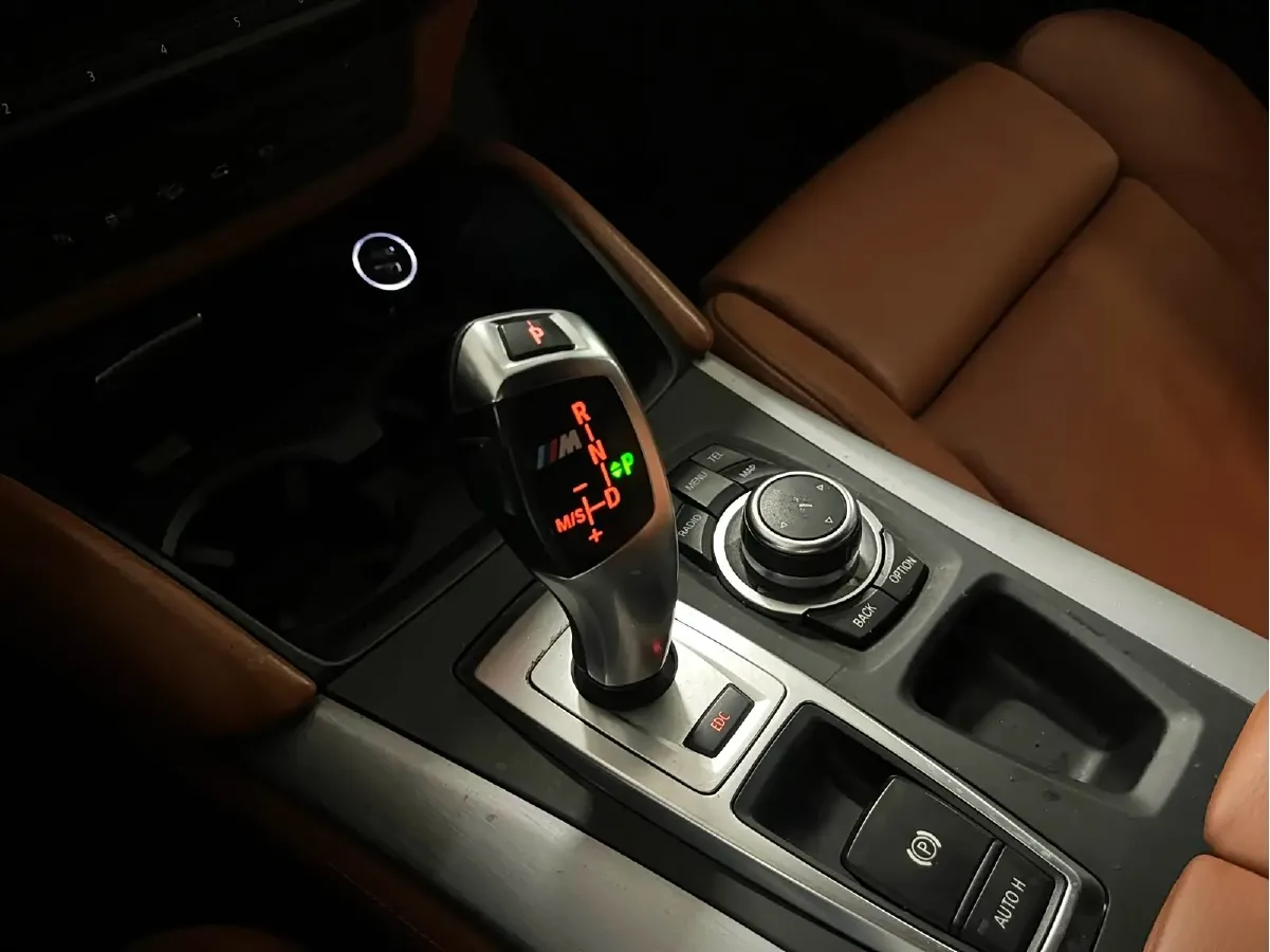 2010 BMW X6 M 4.4T 555HP V8 6AT,autocango,china used car exporter,china ev exporter,chinese used car exporter,chinese used ev exporter