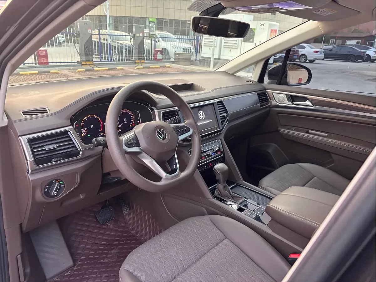 2020 Volkswagen Viloran 2.0T 186HP L4 7DCT,autocango,china used car exporter,china ev exporter,chinese used car exporter,chinese used ev exporter