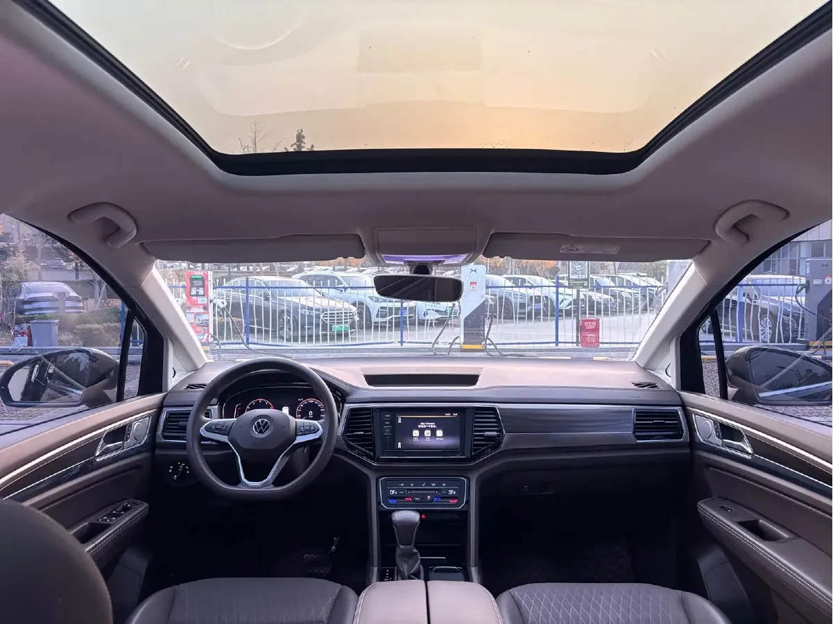 2020 Volkswagen Viloran 2.0T 186HP L4 7DCT,autocango,china used car exporter,china ev exporter,chinese used car exporter,chinese used ev exporter