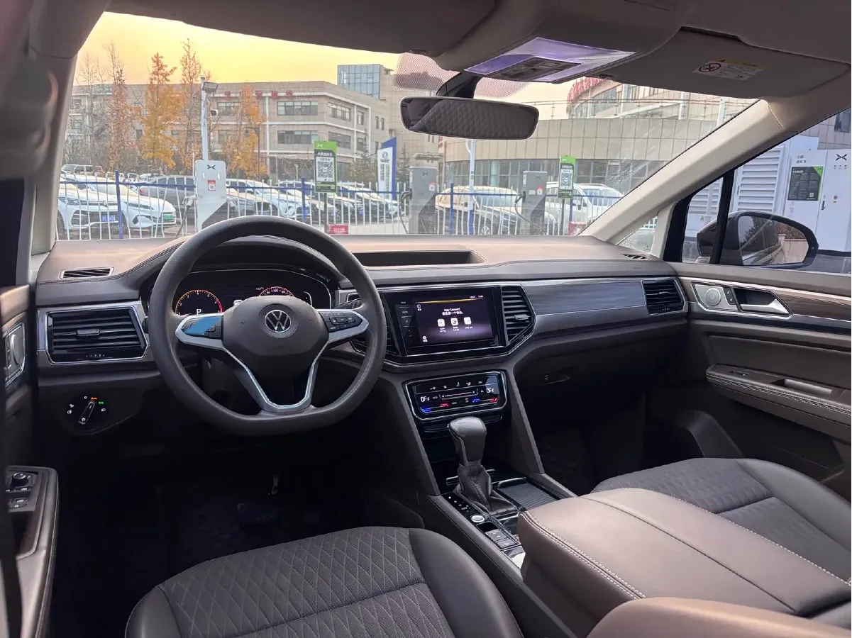 2020 Volkswagen Viloran 2.0T 186HP L4 7DCT,autocango,china used car exporter,china ev exporter,chinese used car exporter,chinese used ev exporter