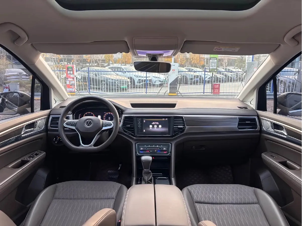 2020 Volkswagen Viloran 2.0T 186HP L4 7DCT,autocango,china used car exporter,china ev exporter,chinese used car exporter,chinese used ev exporter