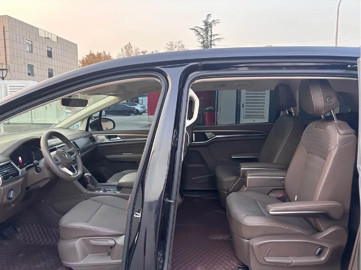 2020 Volkswagen Viloran 2.0T 186HP L4 7DCT,autocango,china used car exporter,china ev exporter,chinese used car exporter,chinese used ev exporter