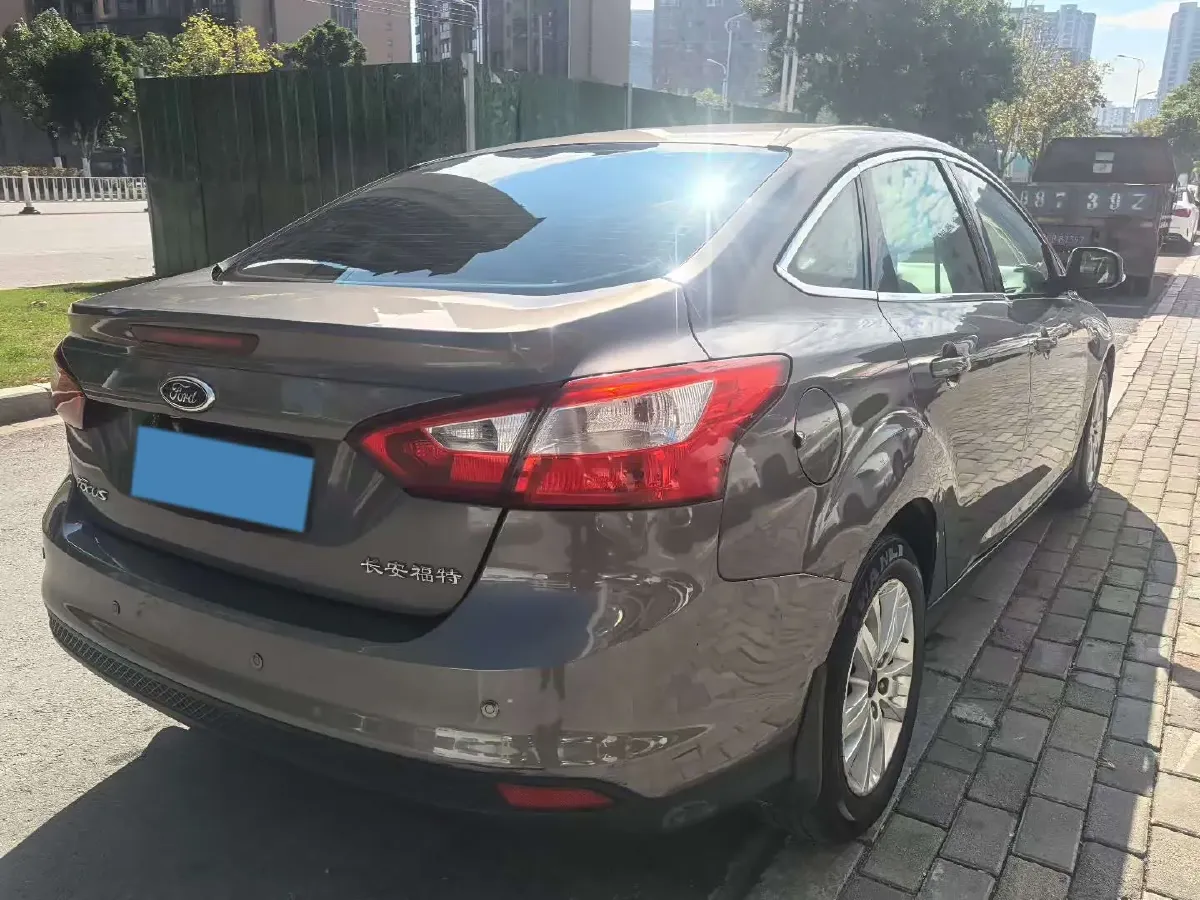 2012 Ford Focus 1.6L 125HP L4 6DCT,autocango,china used car exporter,china ev exporter,chinese used car exporter,chinese used ev exporter