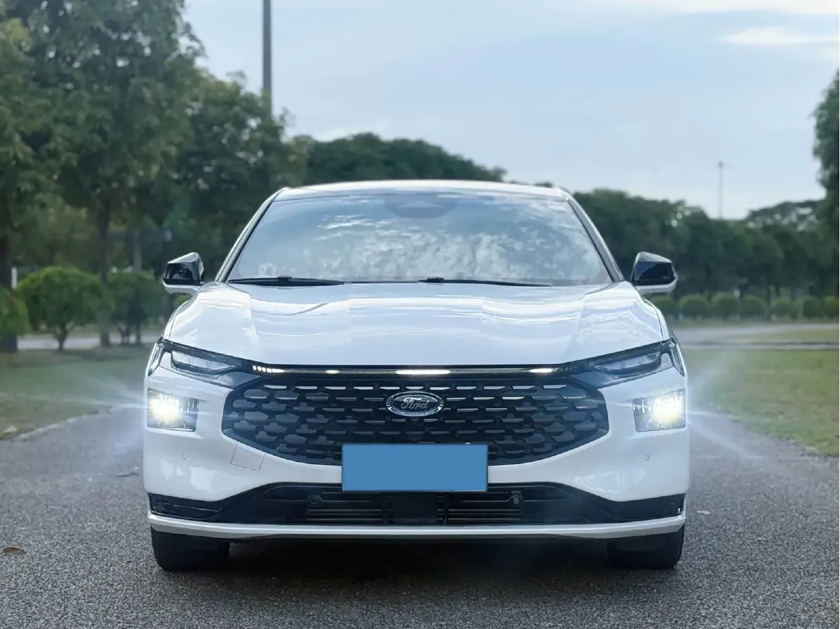 2023 Ford Mondeo 2.0T 254HP L4 8AT,autocango,china used car exporter,china ev exporter,chinese used car exporter,chinese used ev exporter