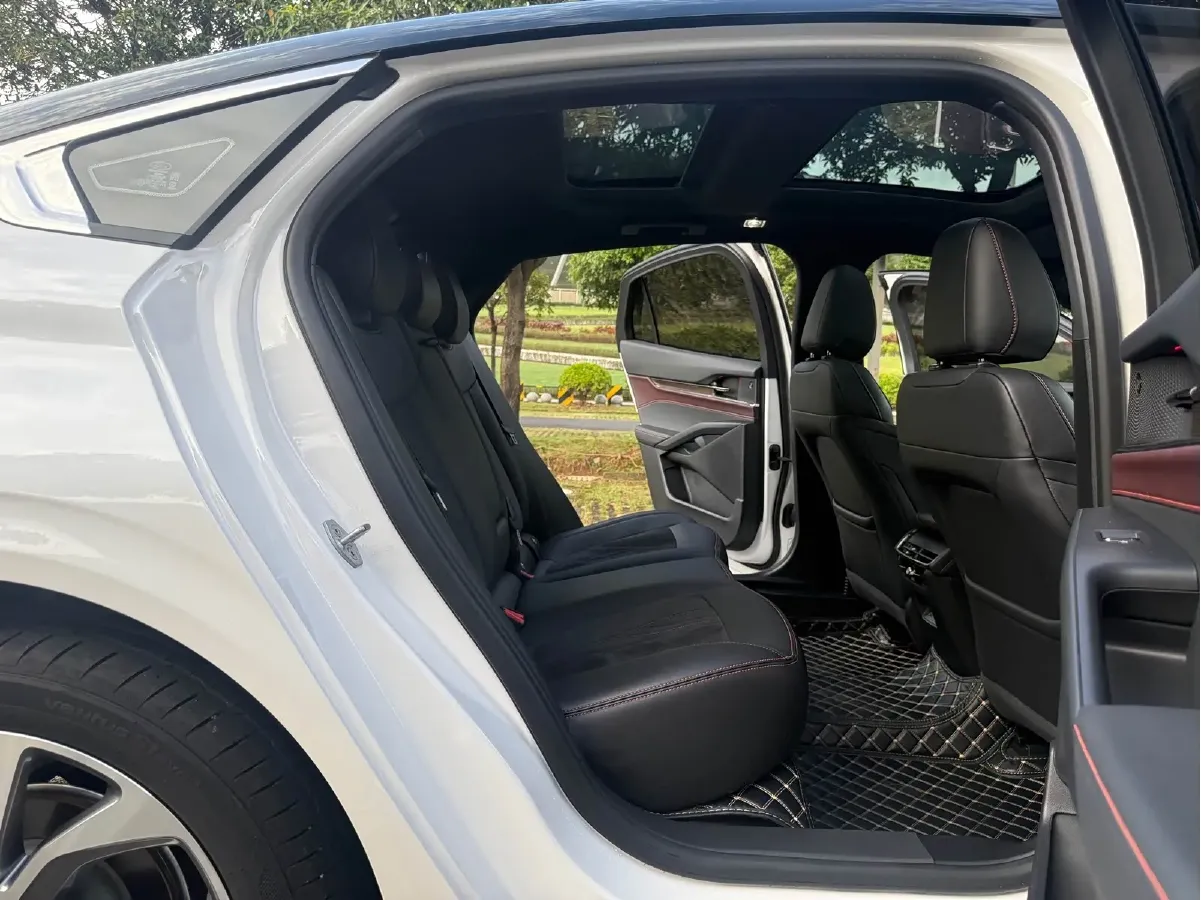 2023 Ford Mondeo 2.0T 254HP L4 8AT,autocango,china used car exporter,china ev exporter,chinese used car exporter,chinese used ev exporter