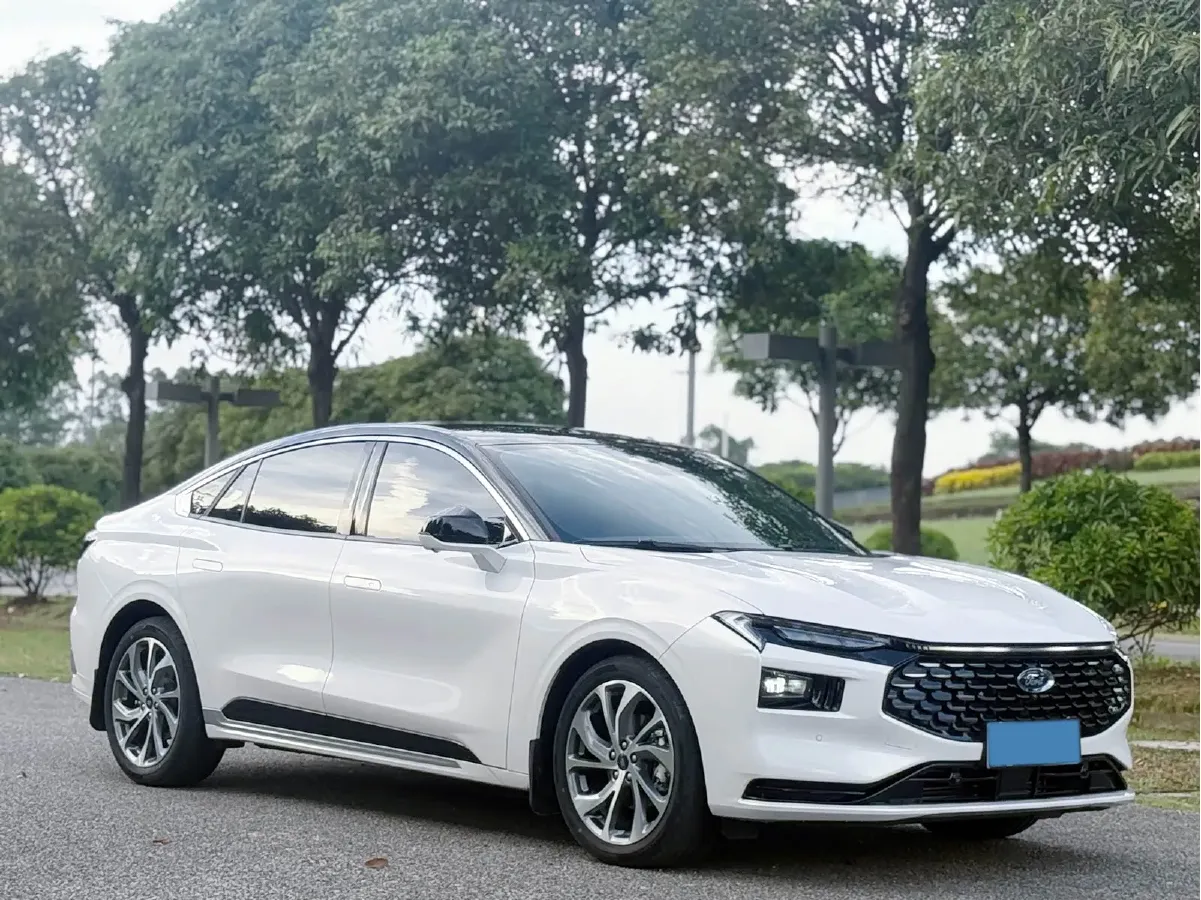 2023 Ford Mondeo 2.0T 254HP L4 8AT,autocango,china used car exporter,china ev exporter,chinese used car exporter,chinese used ev exporter