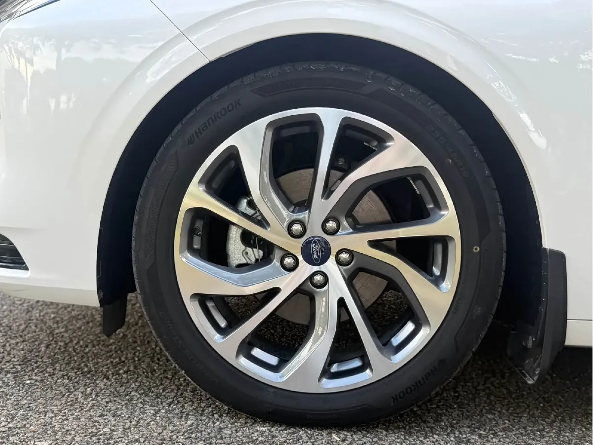 2023 Ford Mondeo 2.0T 254HP L4 8AT,autocango,china used car exporter,china ev exporter,chinese used car exporter,chinese used ev exporter