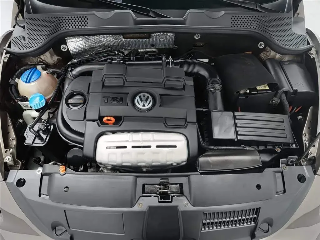 2013 Volkswagen Beetle 1.4T 160HP L4 7DCT,autocango,china used car exporter,china ev exporter,chinese used car exporter,chinese used ev exporter