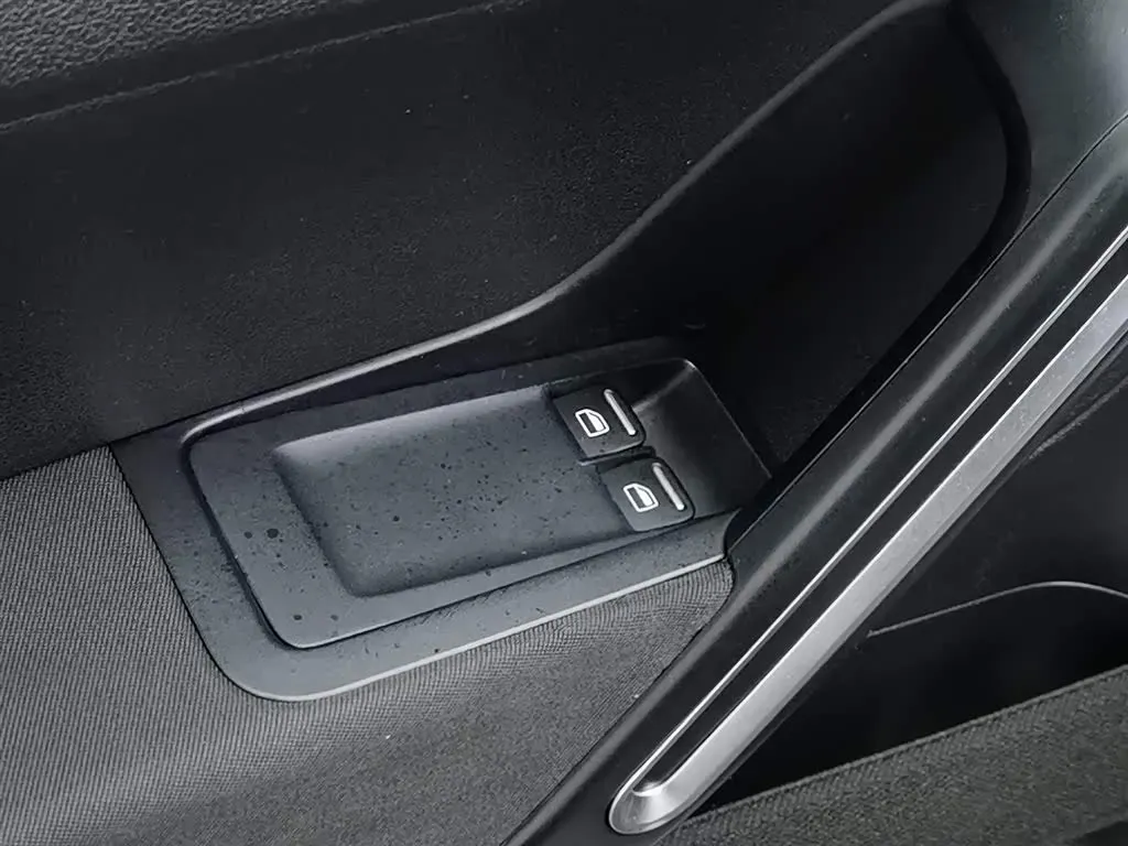 2013 Volkswagen Beetle 1.4T 160HP L4 7DCT,autocango,china used car exporter,china ev exporter,chinese used car exporter,chinese used ev exporter