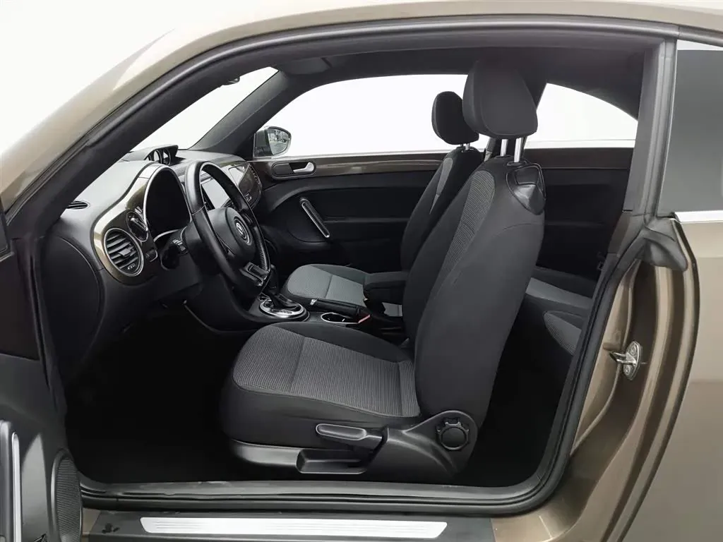 2013 Volkswagen Beetle 1.4T 160HP L4 7DCT,autocango,china used car exporter,china ev exporter,chinese used car exporter,chinese used ev exporter