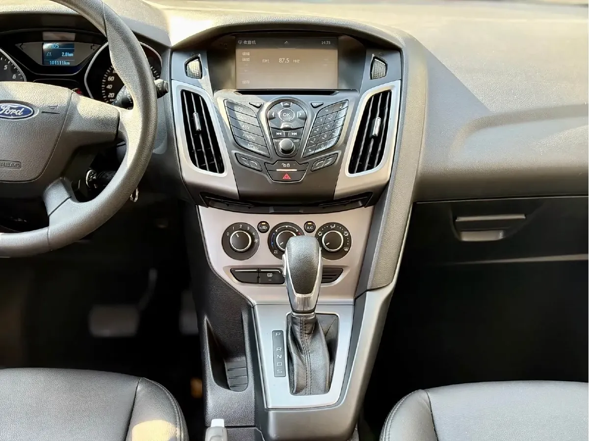 2012 Ford Focus 1.6L 125HP L4 6DCT,autocango,china used car exporter,china ev exporter,chinese used car exporter,chinese used ev exporter