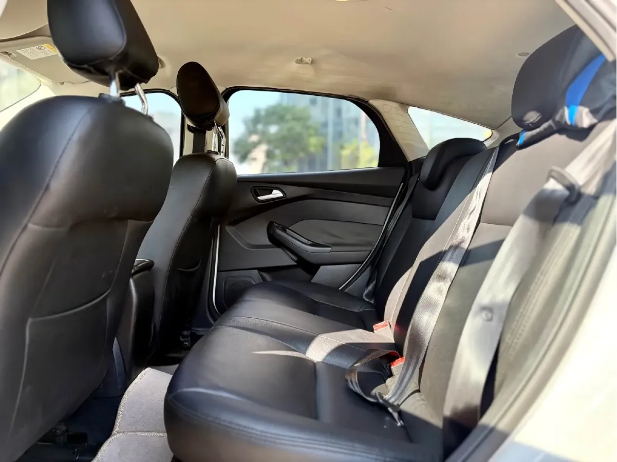 2012 Ford Focus 1.6L 125HP L4 6DCT,autocango,china used car exporter,china ev exporter,chinese used car exporter,chinese used ev exporter