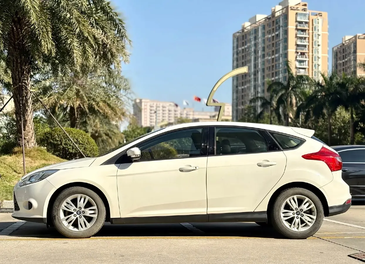 2012 Ford Focus 1.6L 125HP L4 6DCT,autocango,china used car exporter,china ev exporter,chinese used car exporter,chinese used ev exporter