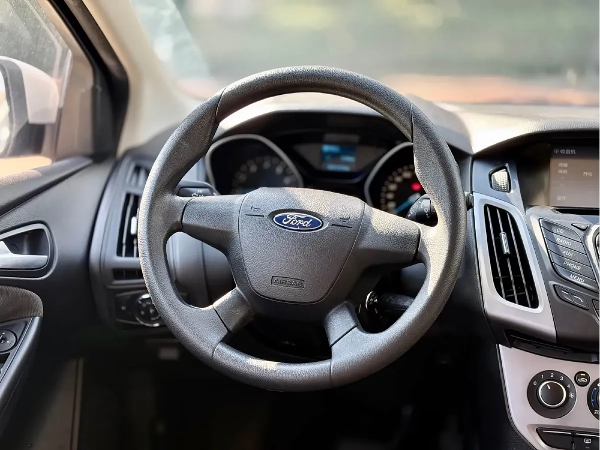 2012 Ford Focus 1.6L 125HP L4 6DCT,autocango,china used car exporter,china ev exporter,chinese used car exporter,chinese used ev exporter