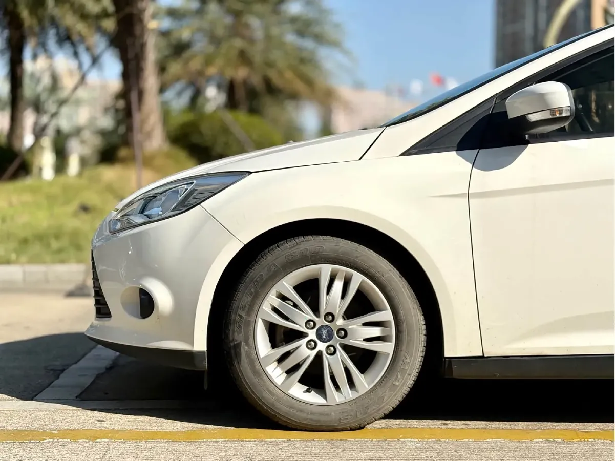 2012 Ford Focus 1.6L 125HP L4 6DCT,autocango,china used car exporter,china ev exporter,chinese used car exporter,chinese used ev exporter