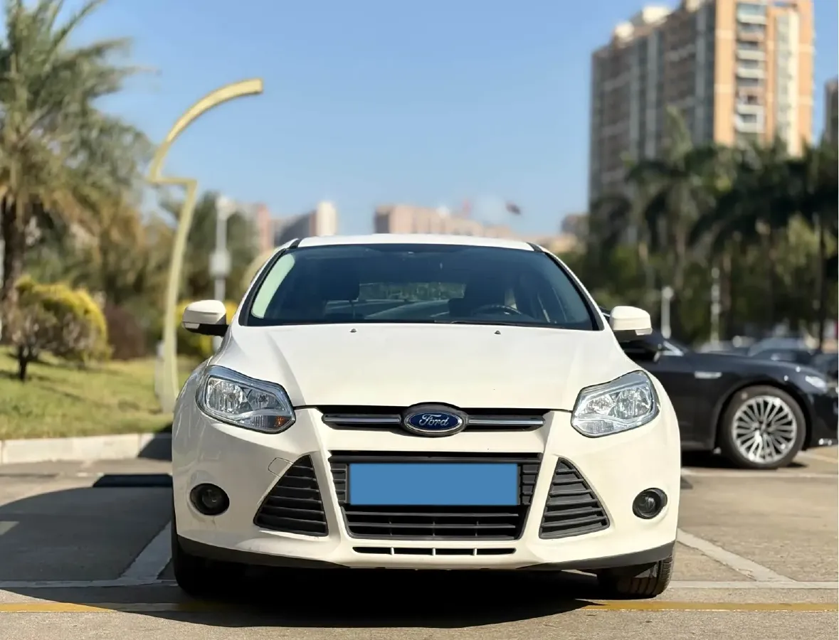 2012 Ford Focus 1.6L 125HP L4 6DCT,autocango,china used car exporter,china ev exporter,chinese used car exporter,chinese used ev exporter