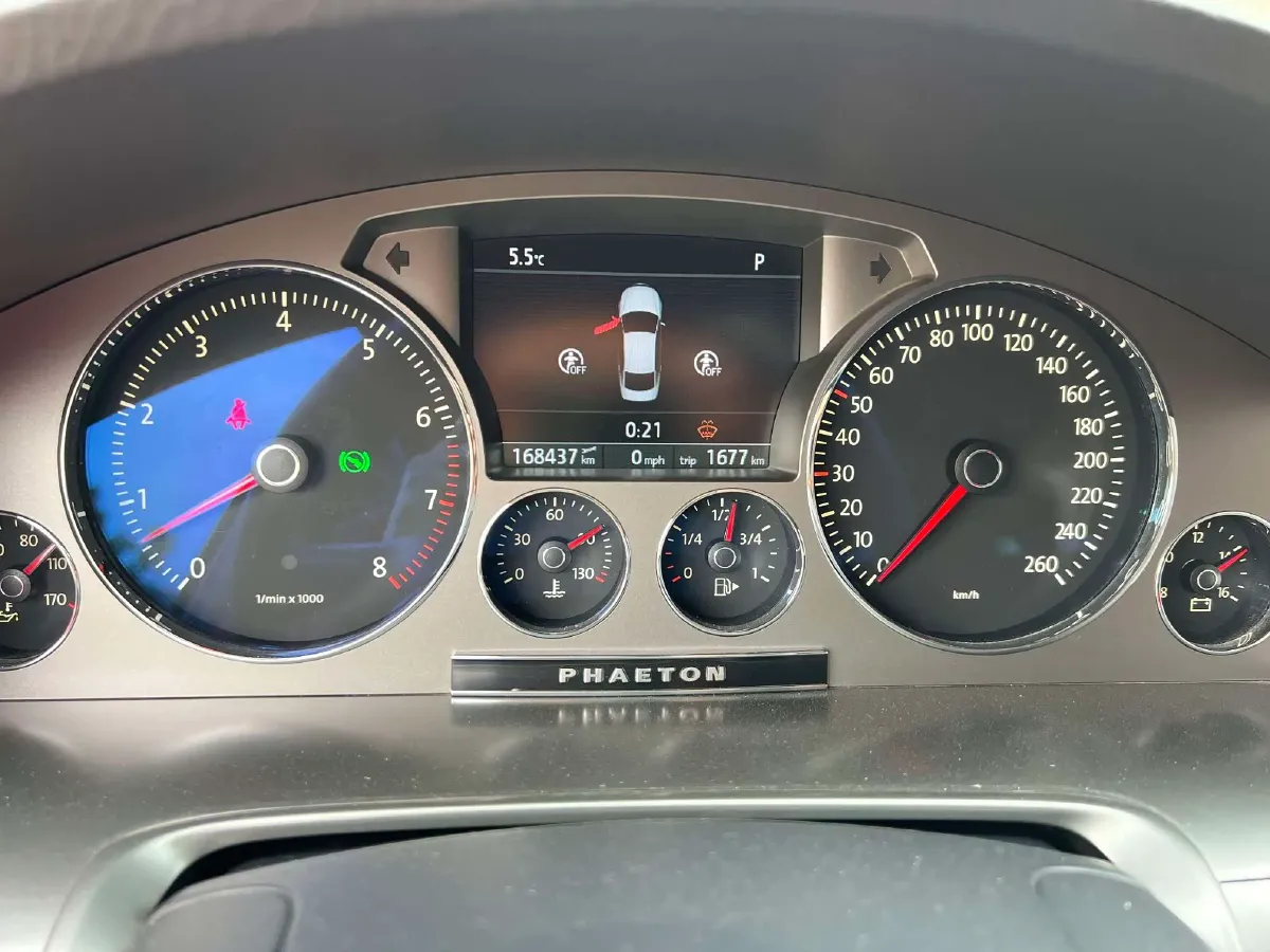 2012 Volkswagen Pheaton 3.0L 250HP V6 6AT,autocango,china used car exporter,china ev exporter,chinese used car exporter,chinese used ev exporter