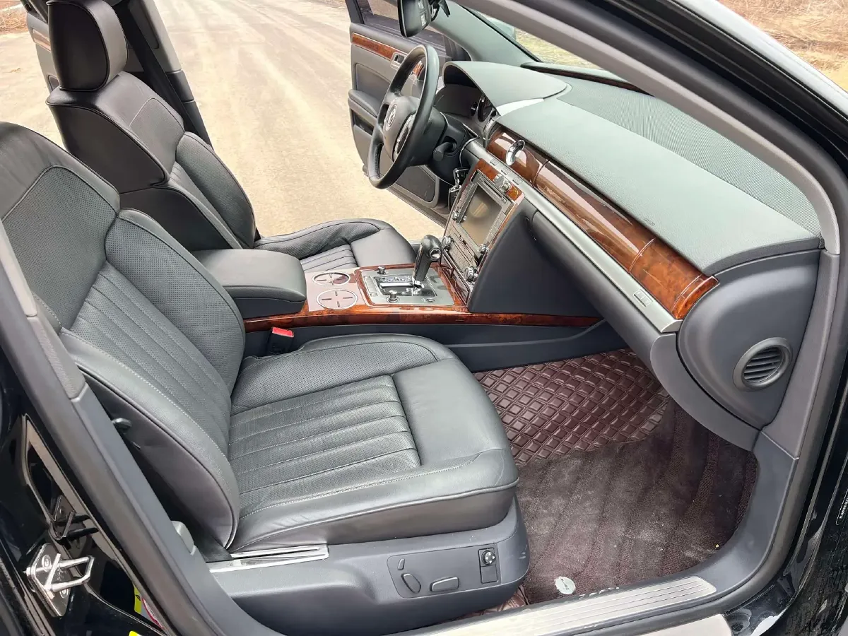 2012 Volkswagen Pheaton 3.0L 250HP V6 6AT,autocango,china used car exporter,china ev exporter,chinese used car exporter,chinese used ev exporter