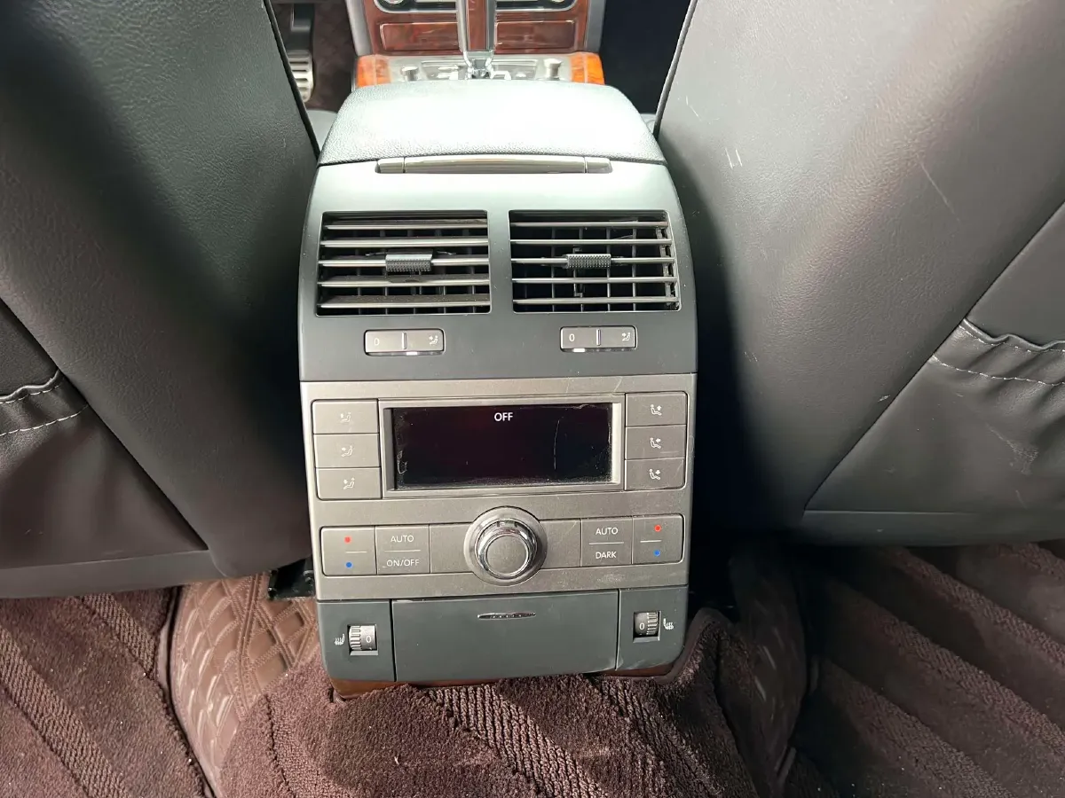 2012 Volkswagen Pheaton 3.0L 250HP V6 6AT,autocango,china used car exporter,china ev exporter,chinese used car exporter,chinese used ev exporter