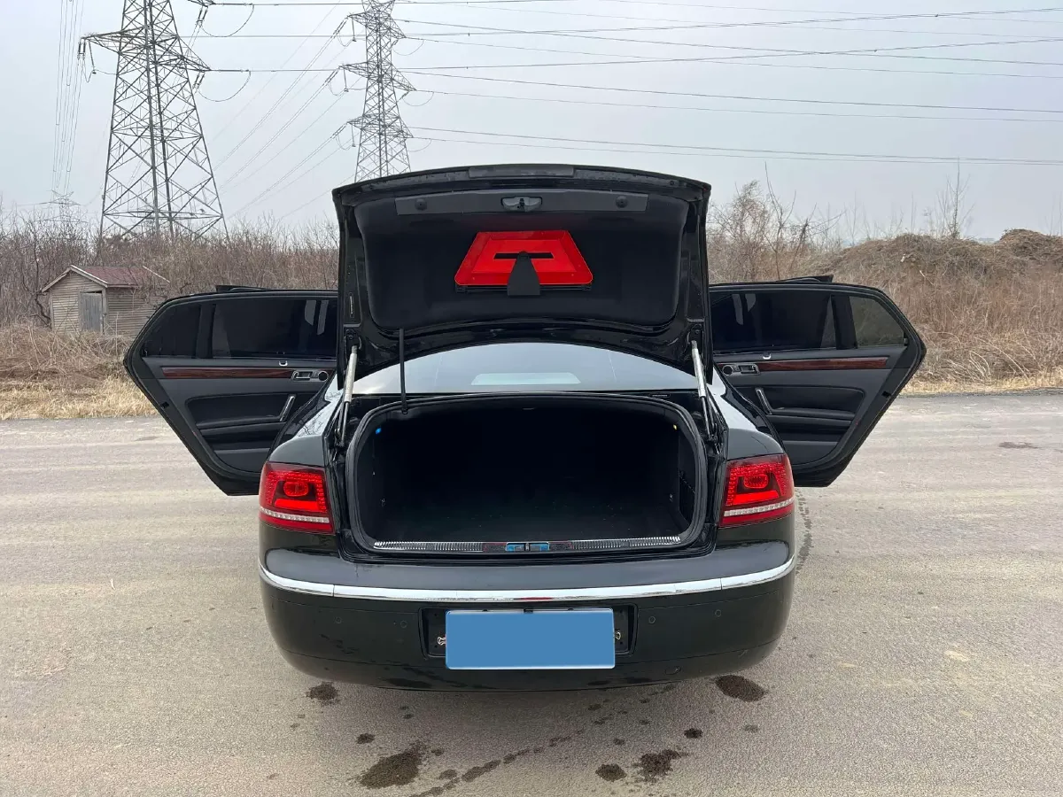 2012 Volkswagen Pheaton 3.0L 250HP V6 6AT,autocango,china used car exporter,china ev exporter,chinese used car exporter,chinese used ev exporter