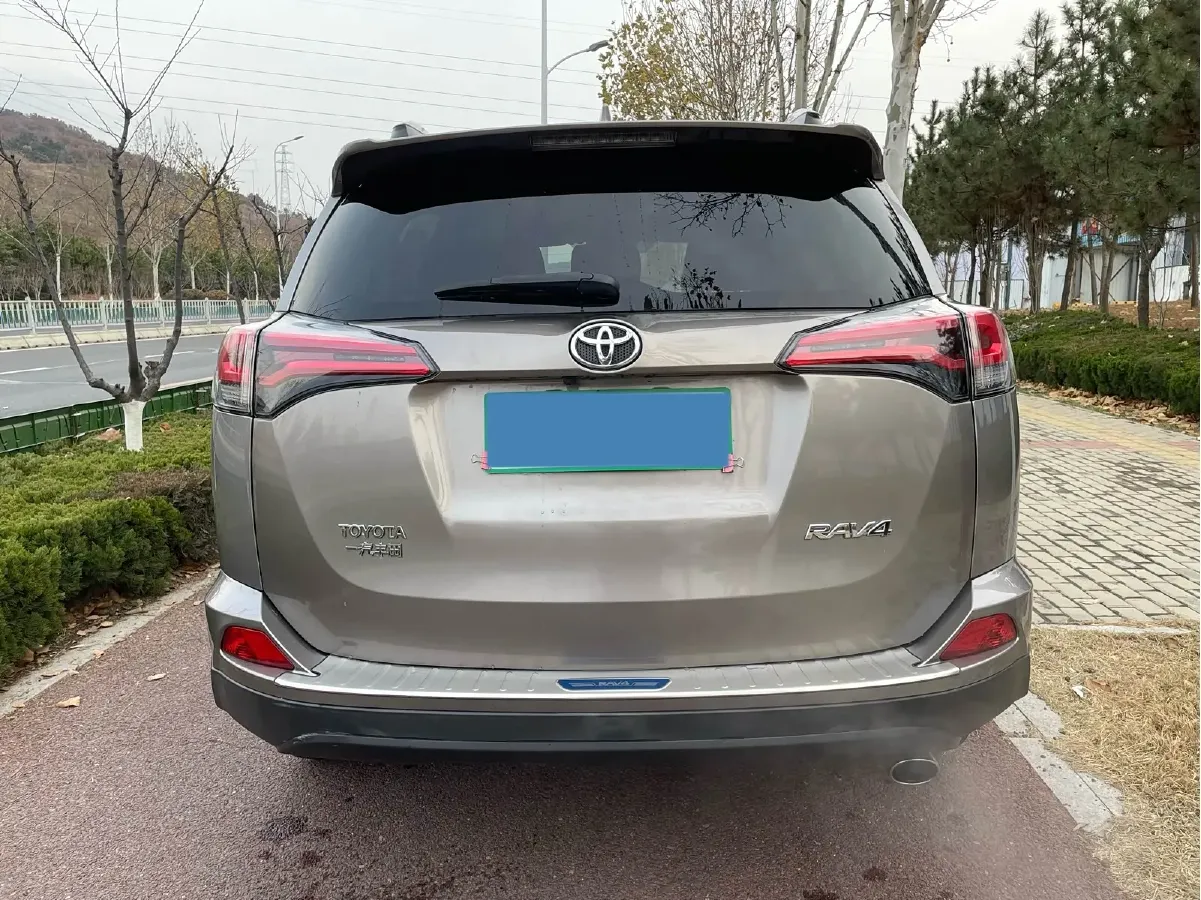 2019 Toyota RAV4 2.0L 151HP L4 CVT,autocango,china used car exporter,china ev exporter,chinese used car exporter,chinese used ev exporter