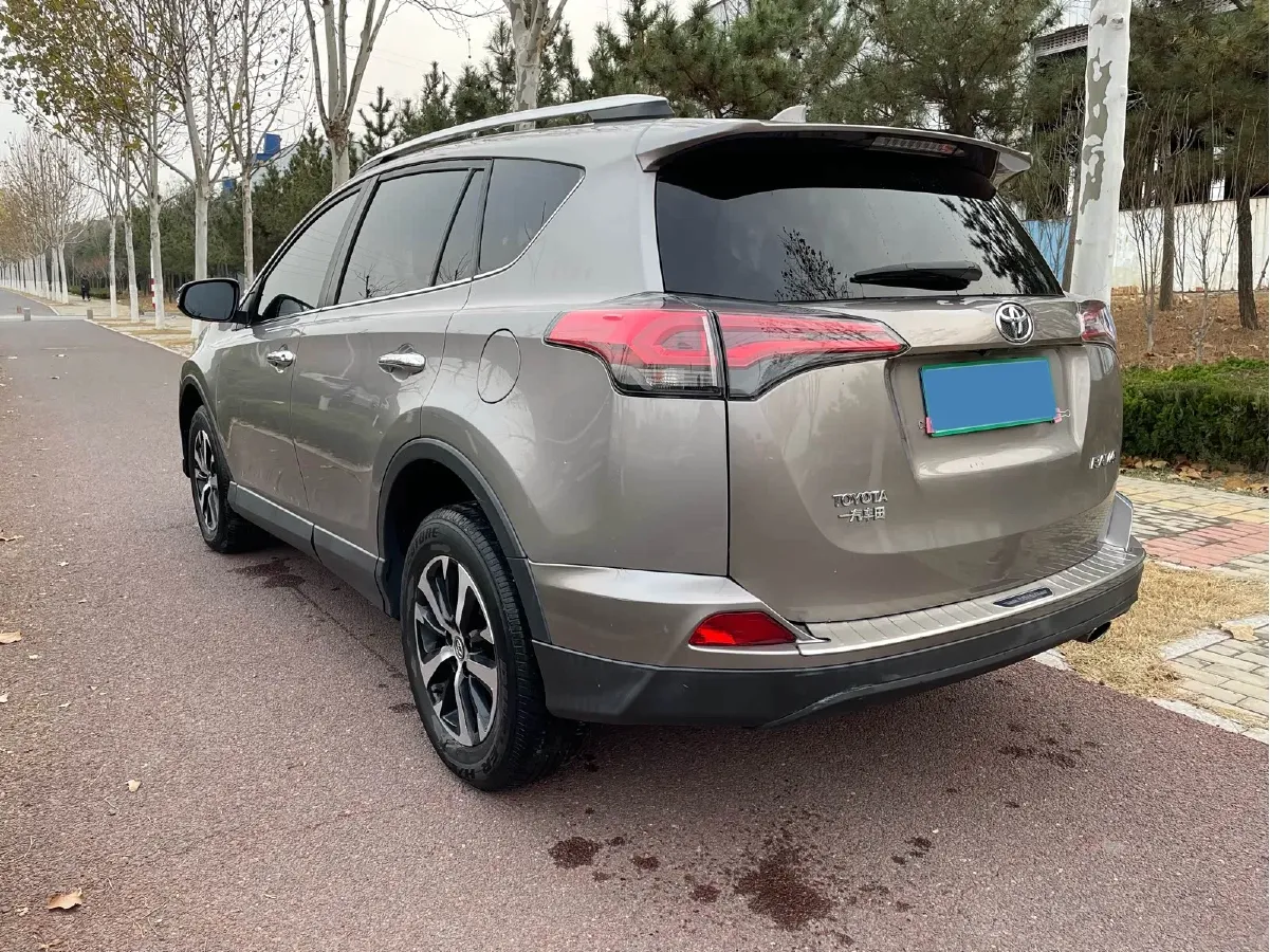 2019 Toyota RAV4 2.0L 151HP L4 CVT,autocango,china used car exporter,china ev exporter,chinese used car exporter,chinese used ev exporter