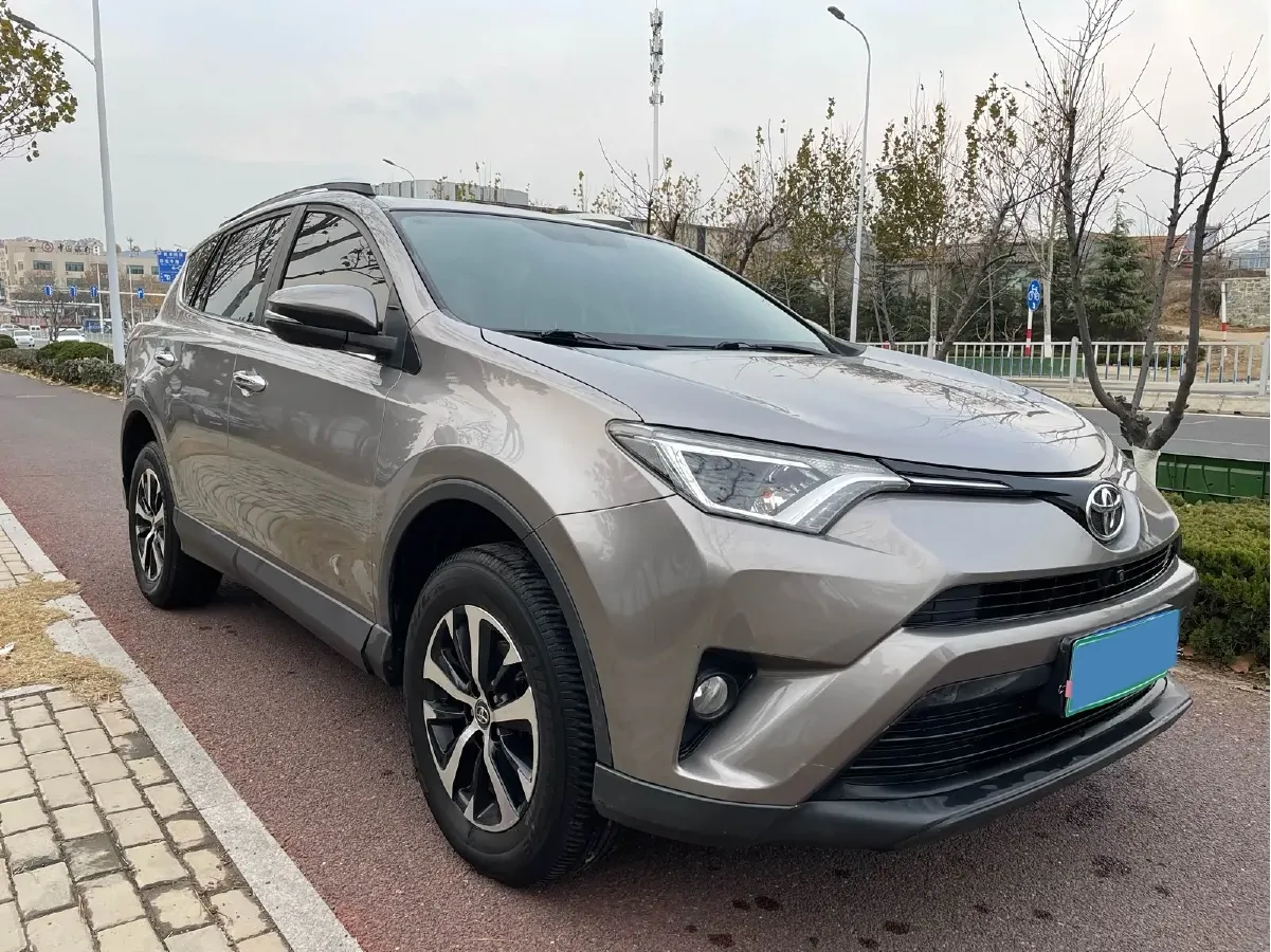 2019 Toyota RAV4 2.0L 151HP L4 CVT,autocango,china used car exporter,china ev exporter,chinese used car exporter,chinese used ev exporter